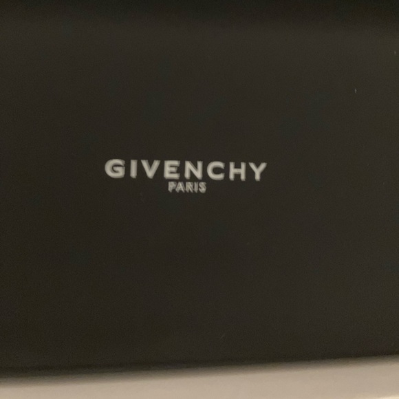 Givenchy Rose Gold Pink Designer Sunglasses πΆοΈ (Limited Edition) Brand new - Picture 7 of 7